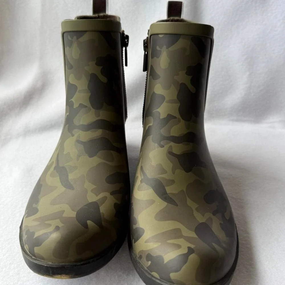 Lucky Brand Basel Camo Rain Boots Womens 10 Olive Green Ankle Booties Waterproof